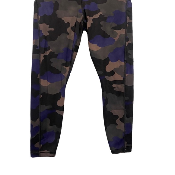 ATHLETA//Ultimate Stash Pocket Camo Camouflage 7/8 Tight Medium - Picture 5 of 12
